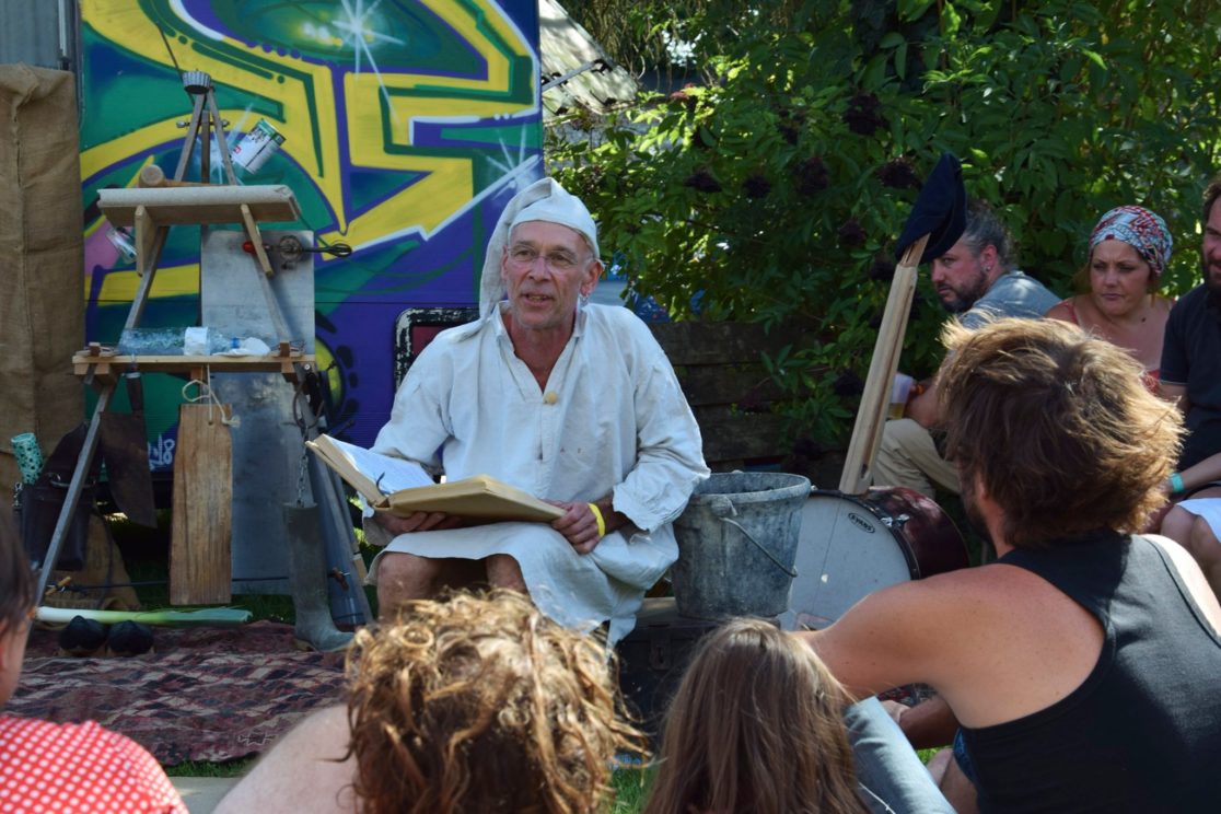 Festival des rapiécés, concert, théâtre de rue théâtre, convivial, rural, normandie, affiche, village associatif, spectacles, espace enfants