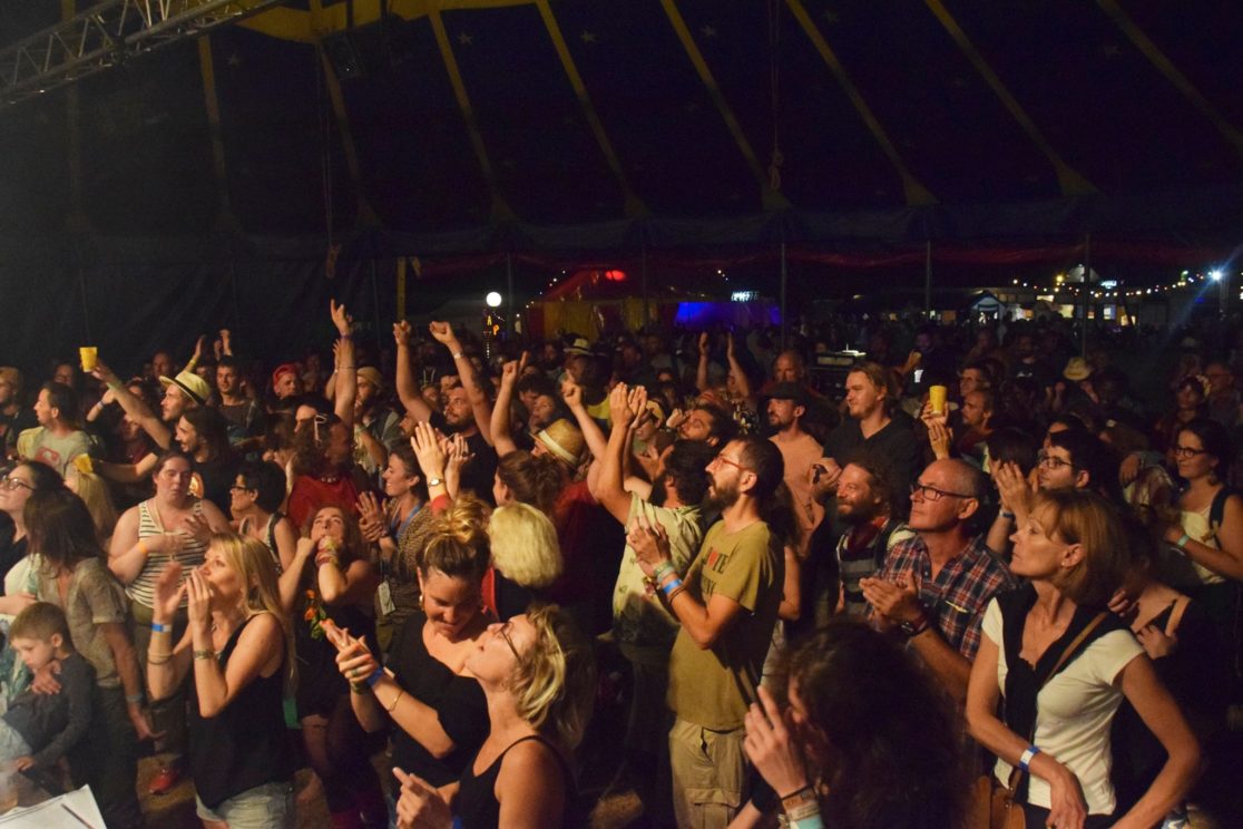 Festival des rapiécés, concert, théâtre de rue théâtre, convivial, rural, normandie, affiche, village associatif, spectacles, espace enfants