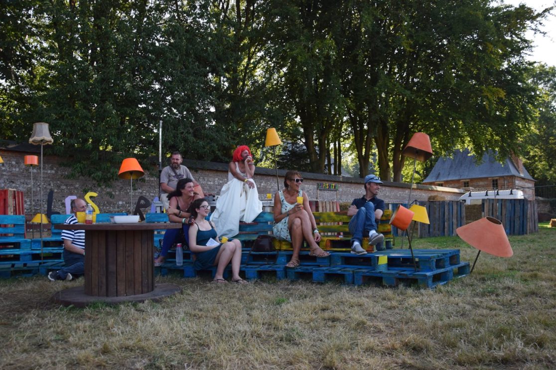 Festival des rapiécés, concert, théâtre de rue théâtre, convivial, rural, normandie, affiche, village associatif, spectacles, espace enfants