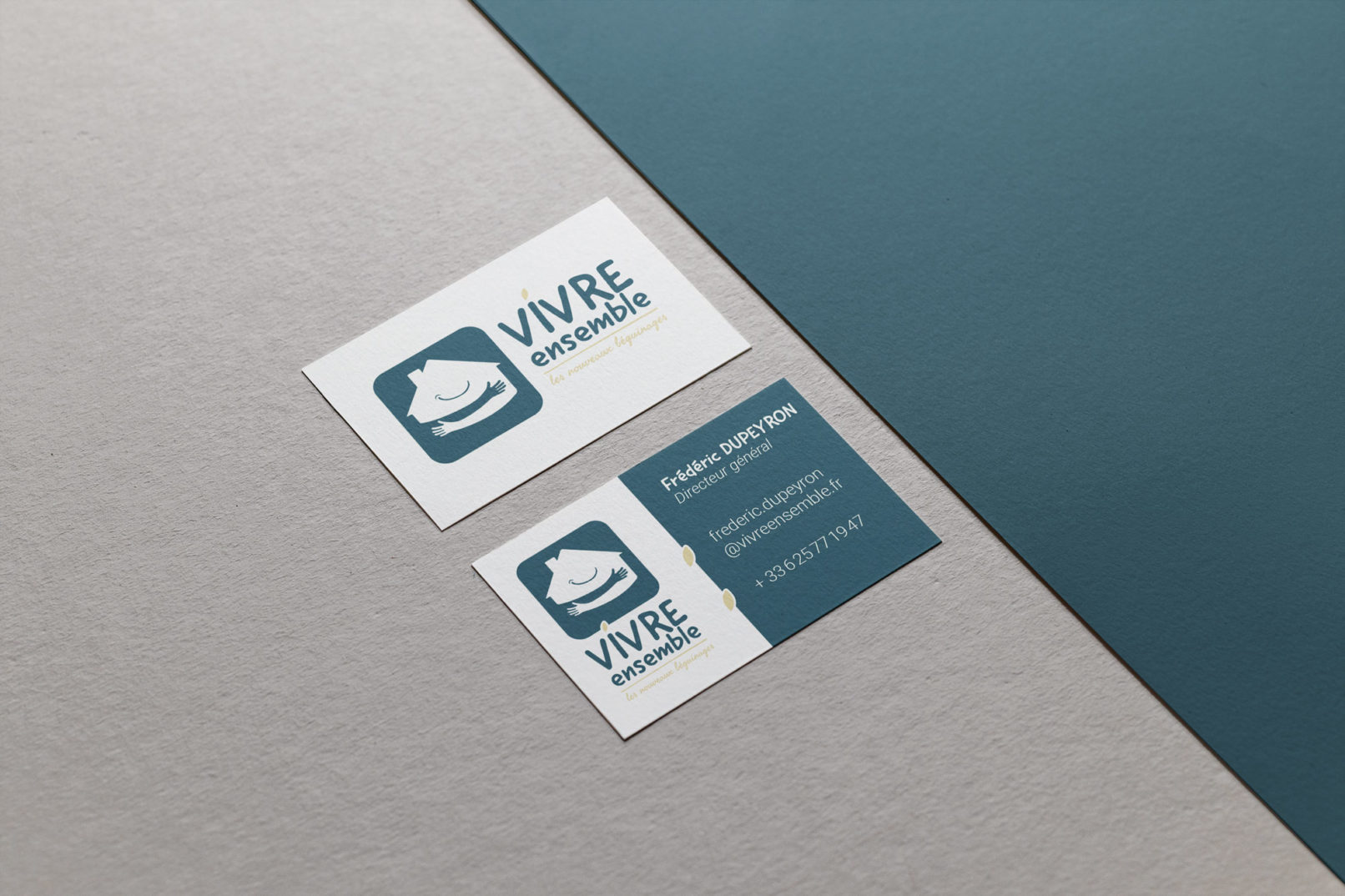 vanora graphiste, vanora rolland, graphiste normandie, graphiste rouen, vivre ensemble, création logo, branding, design graphique, graphic design, entreprise, création identité visuelle, cause sociales, béguinage, résidence senior, résidence rurale, senior rural, béguinage senior, personne âgée, nouveaux béguinages, campagne, maison de retraite, normandie, accompagnement senior, social, carte de visite, création carte de visite, business card,