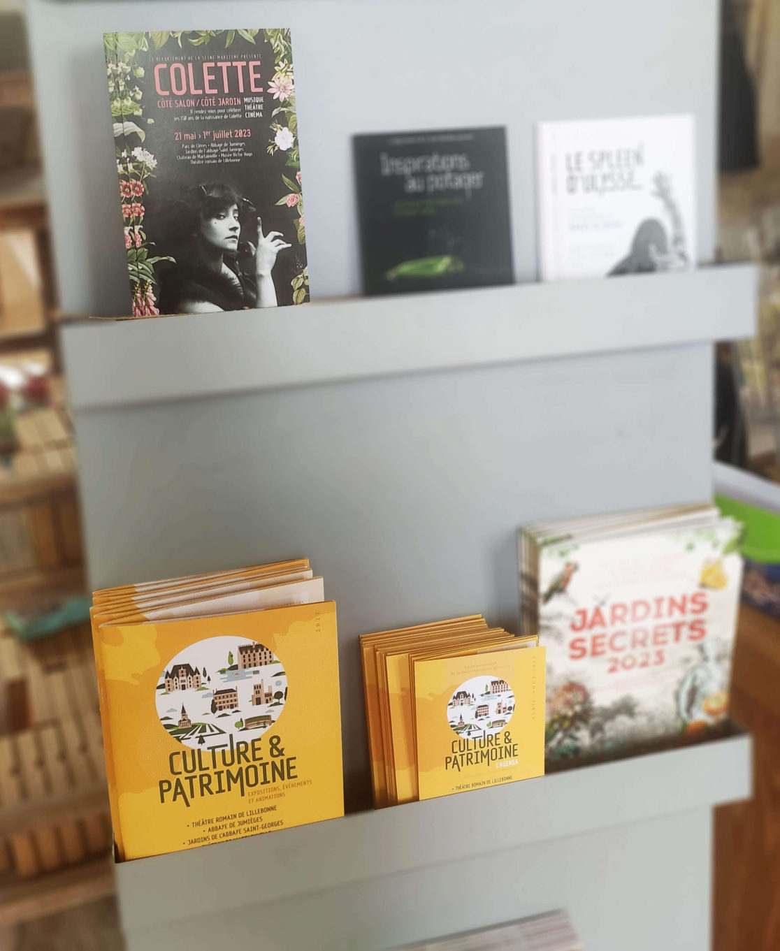 couverture, brochure, programme culturel, seine-maritime, mise en page, communication, culure, patrimoine, département, normandie, événement, exposition, animations, musées, présentoir, brochures, dépliants