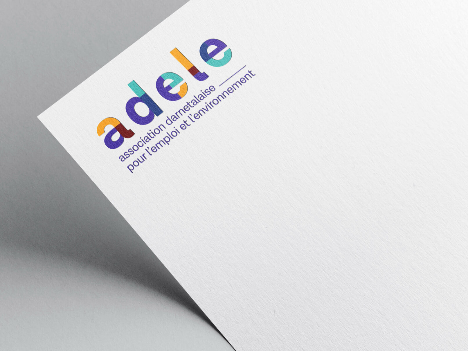 logo personnalisé adele, entreprise à but d'emploi darnétalaise, entreprise d'insertion, association darnétalaise, identité visuelle, logotype, création, graphiste rouen, vanora graphiste