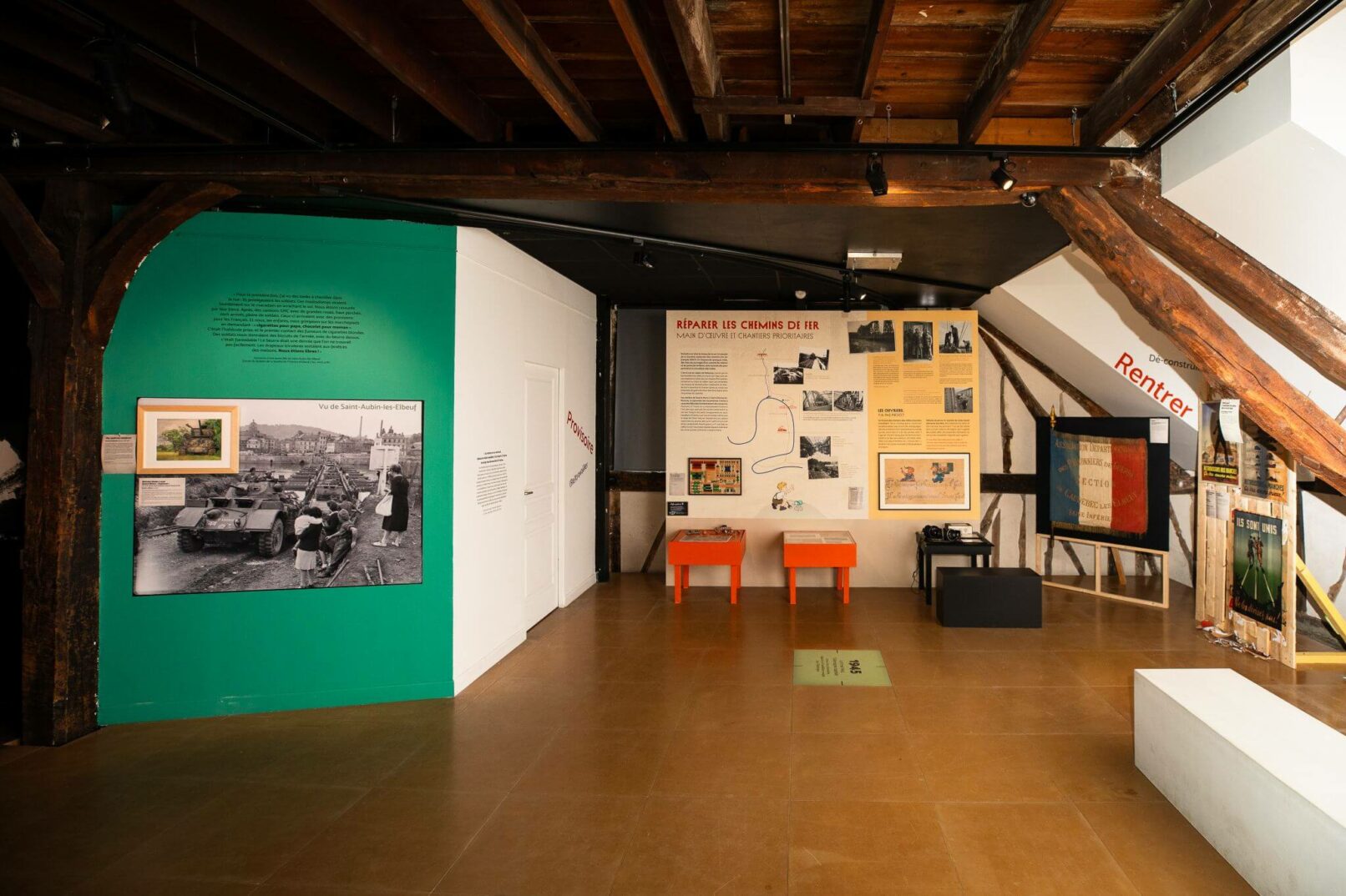 exposition, rouen, corderie Vallois, musée, musée industriel de la corderie Vallois, reconstruire l'usine, graphisme exposition, scenographie, conception cimaise exposition, conception graphique cimaises, graphisme papier peint, illustrations exposition, graphisme exposition, graphiste rouen, vanora graphiste