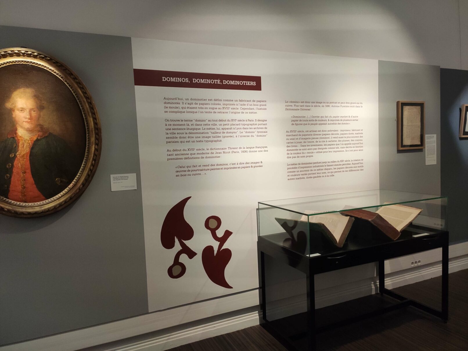 exposition culturelle, rouen, graphisme, affiche, communication, identité visuelle, graphisme culturel, patrimoine, dominotés, papier dominoté, vanora graphiste, Rouen, decaux, supports communication, signalétique, bibliothèque, Bibliothèque Villon